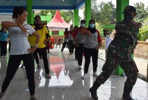 Meriah, Satuan Tugas TMMD Bojonegoro Ikuti Senam Kebugaran Jasmani