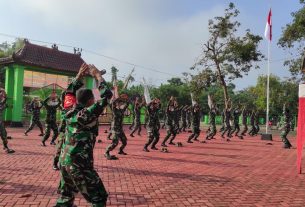 Tetap Bugar, Satgas TMMD Kodim Bojonegoro Senam Bersama