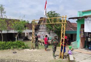 Satgas TMMD Bojonegoro Dirikan Gapura Masuk Dusun Nglambangan