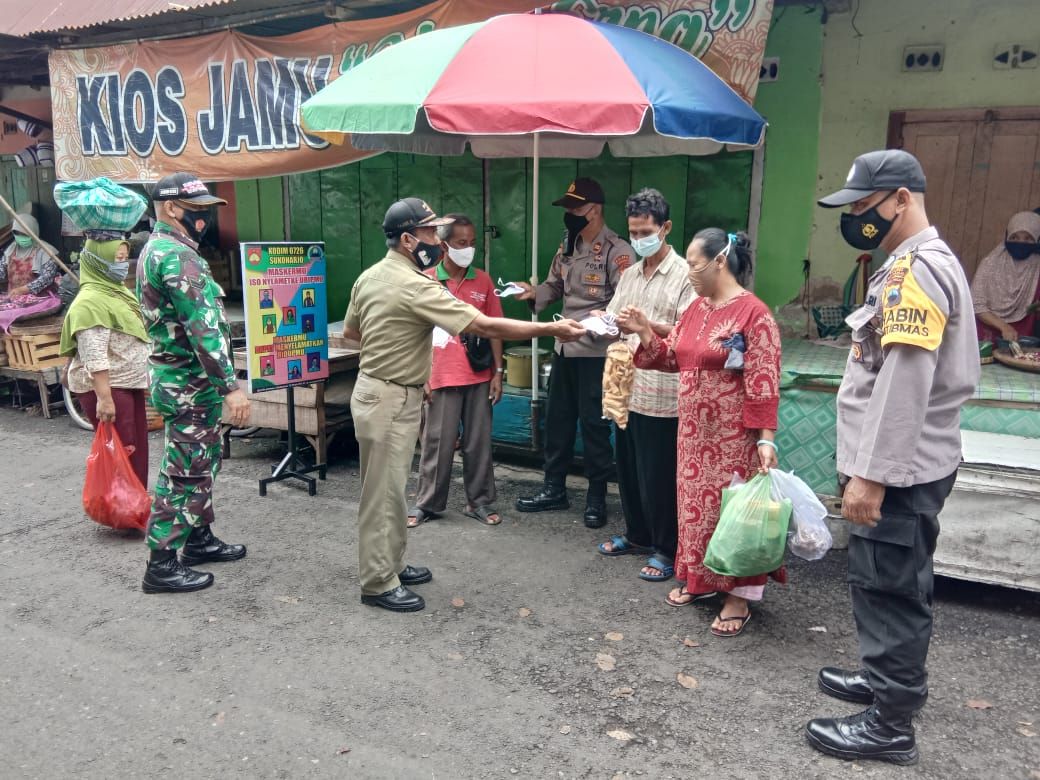 Pasar Jamu Nguter, Dapat Prioritas Himbauan 5M dari Satgas Covid-19 Kecamatan Nguter.