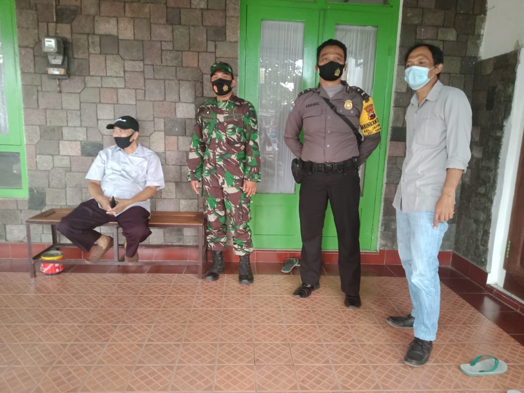 Babinsa Jayengan Sosialisasi dan Himbauan PPKM di Gedung Umat Islam Surakarta