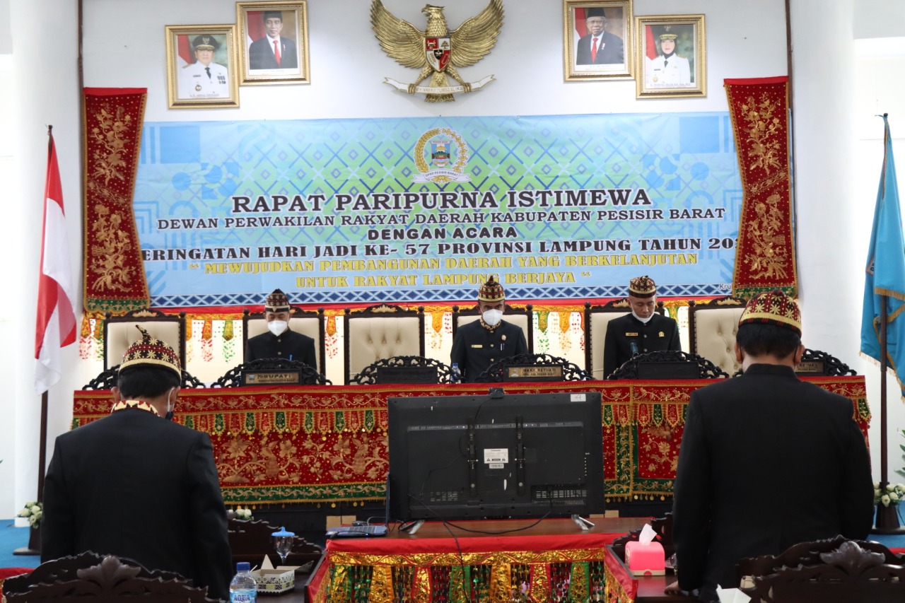 Plh Bupati Pesisir Barat Ikuti Rapat Paripurna Istimewa