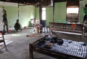 Progress 75 Persen, Satgas TMMD Bojonegoro Lakukan Pengecatan Rumah Kisnadi