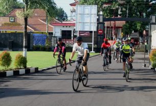 Gowes, Danrem 074/Wrt sambangi Lokasi TMMD di desa Sapen, Mojolaban