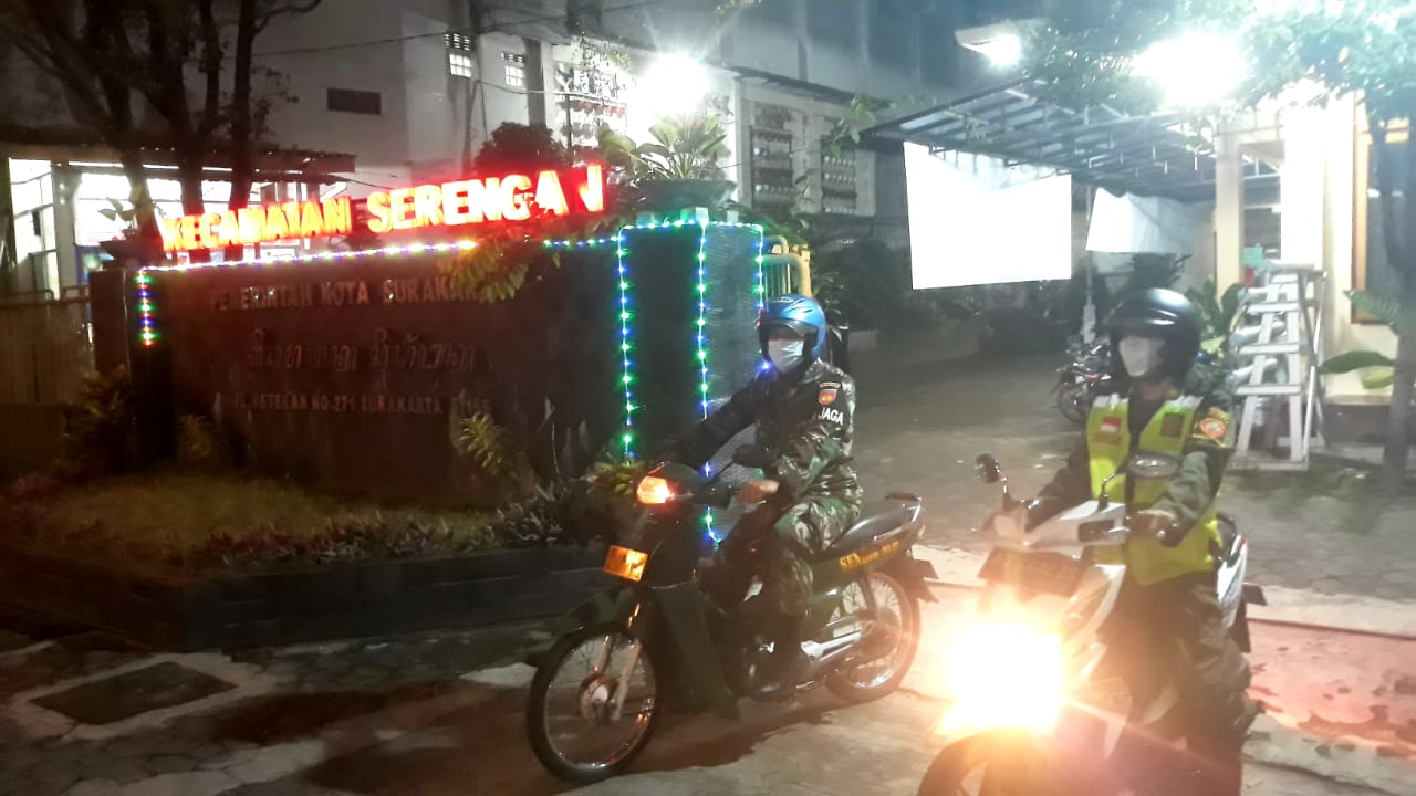 Pandemi Covid-19 Belum Berakhir, Piket Koramil 03 Serengan Intensifkan Patroli Malam Sambil Terapkan PPKM