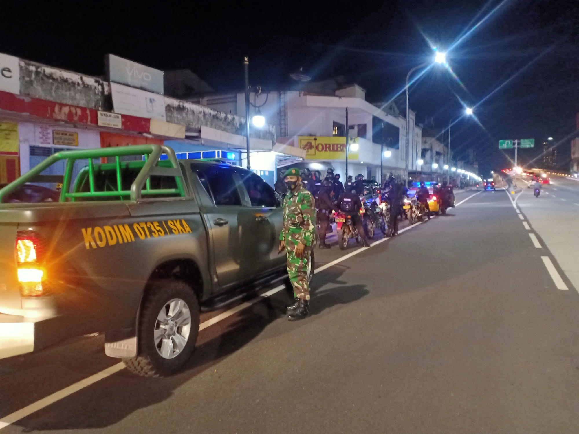 Kawal PPKM di Kota Solo, TNI POLRI dan Satpol-PP Gelar Patroli Gabungan