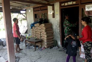 Bangun Rumah Warga, Ini Arahan Danramil Tambakrejo Kepada Satgas TMMD Bojonegoro