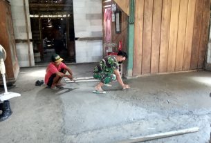 Program Aladin, Satgas TMMD Bojonegoro Plester Lantai Rumah Lasmin