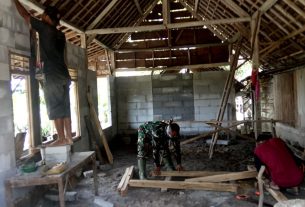 Program Aladin TMMD Bojonegoro, Perbaikan Rumah Samadun Capai 50 Persen