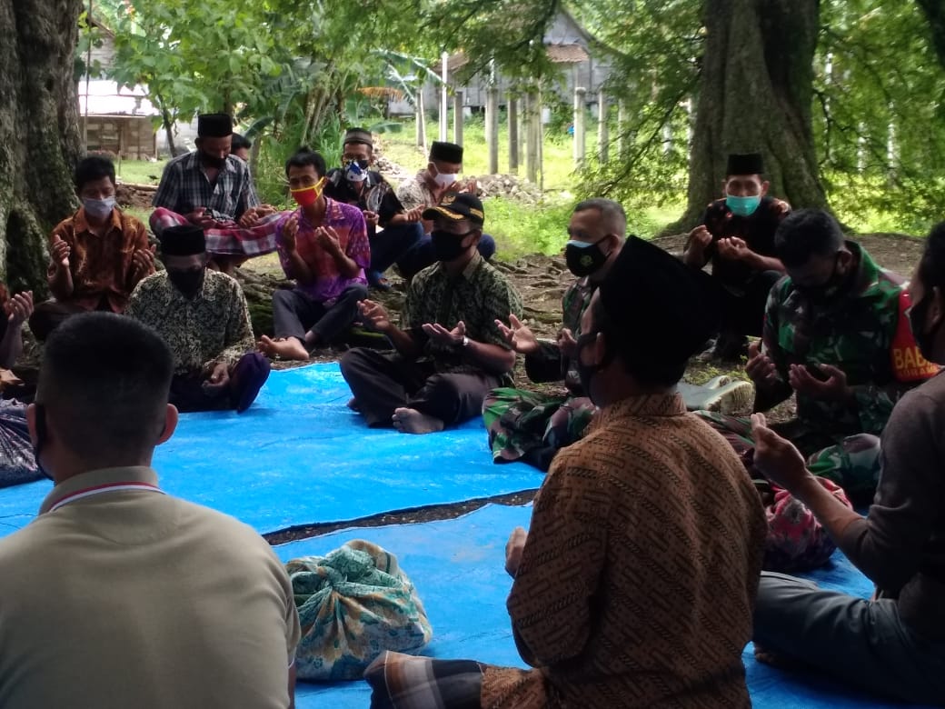 Dengan Masyarakat, Satgas TMMD Bojonegoro Gelar Doa Bersama