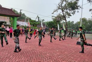 Bersama Masyarakat Ngrancang, Satgas TMMD Kodim Bojonegoro Olahraga Bareng