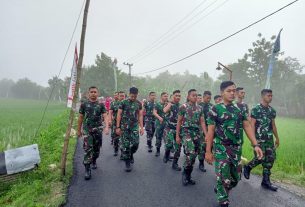 Bersama Warga Ngrancang, Satgas TMMD Bojonegoro Laksanakan Jalan Sehat