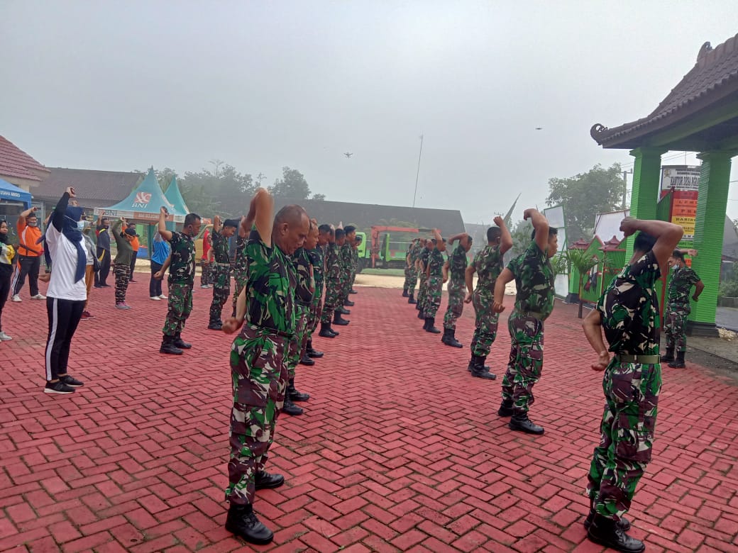 TMMD Bojonegoro, Emak-Emak Rela Berangkat Pagi Demi Senam Bareng Satgas TMMD