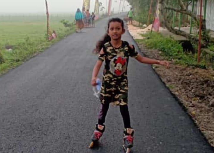 Anak-Anakpun Manfaatkan Jalan Aspal Program TMMD Bojonegoro