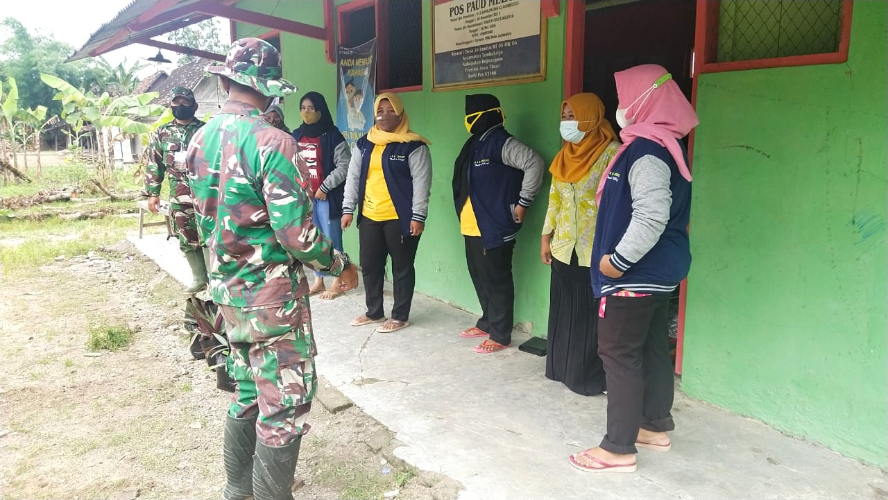 Satgas TMMD Bojonegoro Imbau Pendidik PAUD Melati Jatimulyo Disiplin Prokes