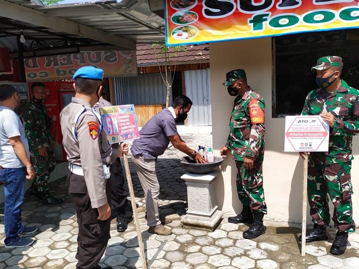 TNI Polri Adakan Penegakan Prokes Di Pusat Kuliner Superdome Glonggong