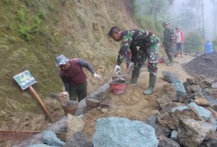 Pembuatan Drainase terus Dikebut Satgas TMMD Bersama Warga