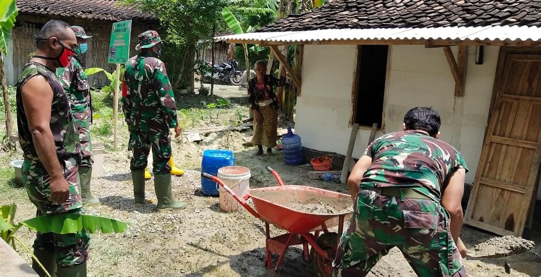 Satgas TMMD Bojonegoro, Kerjakan Rehab Rumah Sasaran Aladin Dengan Teliti