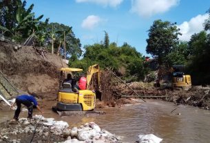 Peran Aktif Serda Daryono Dalam Pelaksanaan Kerja Bakti Pasca Tanah Longsor