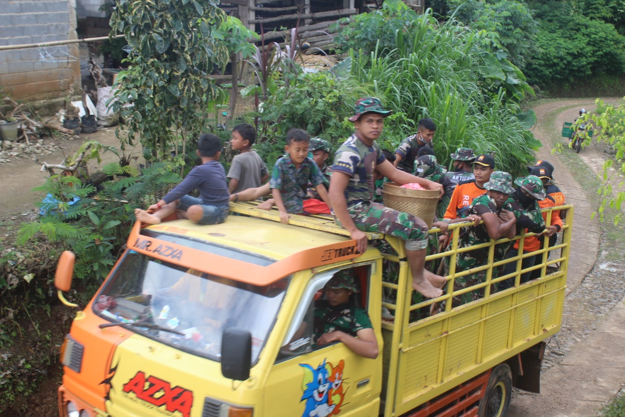 Rutinitas Anggota Satgas Ke Lokasi TMMD