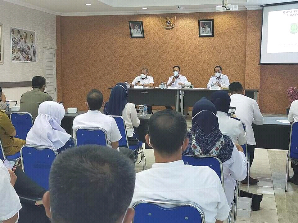 Bertahap, Bupati Dodi Reza Fasilitasi Guru dan Pedagang di Muba Suntik Vaksin