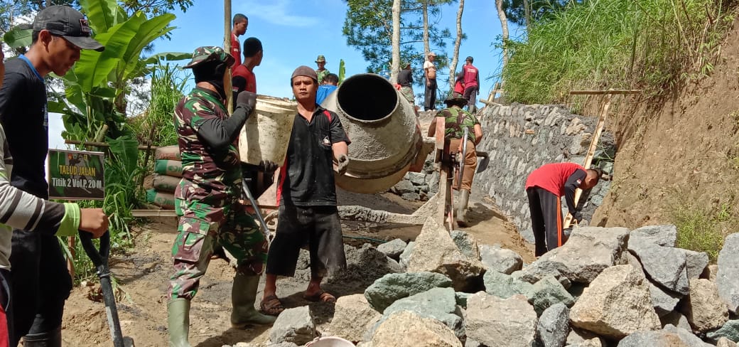 Masuki Hari Ke-23 TMMD Reguler Ke-110, Pengerjaan Talud Pun Dikebut