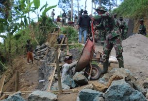 Hari Ke-14, Pengerjaan Sisa Talud Terus Dikebut