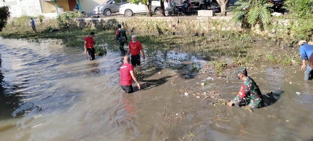 Kodim 0410/KBL bersama dengan warga menggelar kegiatan Grebek Sungai