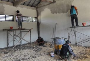 TMMD Bojonegoro, Satgas Percepat Pekerjaan Plamir Dinding Gedung SD