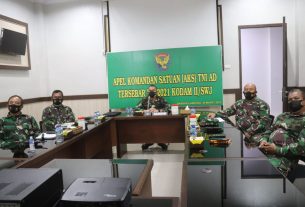 Komandan Kodim 0410/KBL mengikuti kegiatan Video Conference dalam rangka Apel Komandan Satuan
