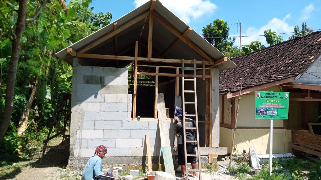 Satgas TMMD Bojonegoro Kebut Selesaikan Pekerjaan Rehab RTLH Aladin