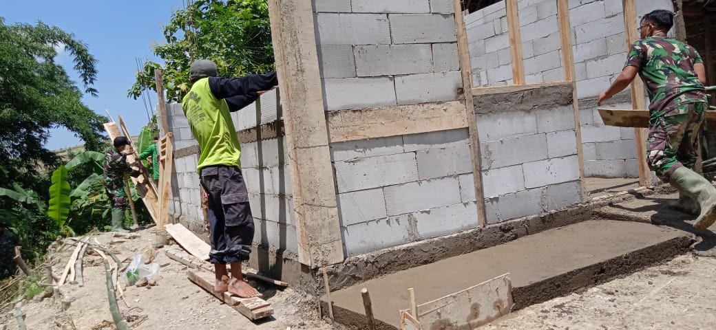 Sasaran Aladin TMMD 110 Bojonegoro, Selesai Pengecoran Sabuk Dinding Rumah