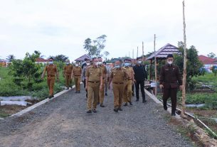 Bersama Wakil Bupati Lampung Selatan berkeliling memperkenalkan Wisata Kebun Edukasi