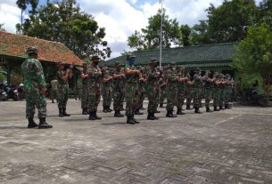 Jelang Penutupan Program TMMD, TNI Bojonegoro Laksanakan Gladi PBB Bersenjata