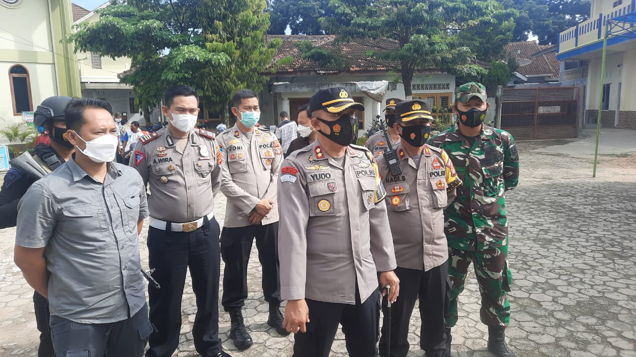 Pastikan Ibadah Berjalan Aman, Kapolres Lampung Utara Pimpin Pengamanan