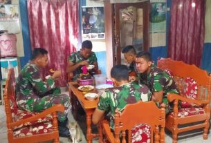 Sebelum Berpisah Sesama Satgas TMMD Bojonegoro, Lakukan Makan Bersama