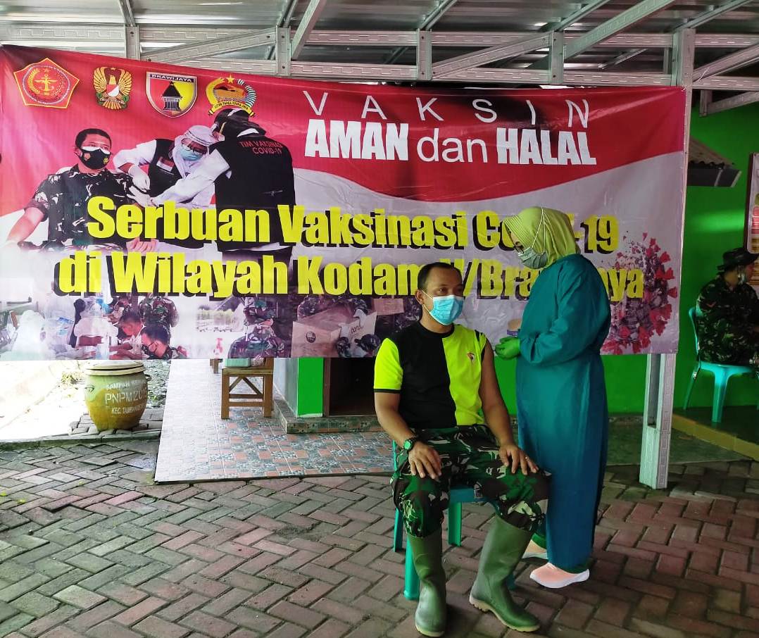Vaksin Covid-19 Diberikan Kepada Anggota Satgas TMMD 110 Bojonegoro