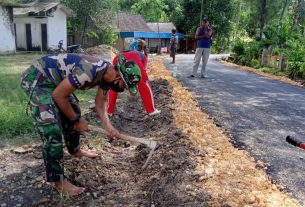 Antisipasi Genangan, Satgas TMMD 110 Bojonegoro Bangun Parit