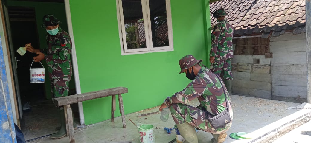 Rumah Aladin TMMD 110 Bojonegoro Dicat Hijau