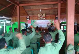 TMMD Kodim Bojonegoro, Kapolsek Tambakrejo Memberikan Pengarahan Linmas Desa Ngrancang