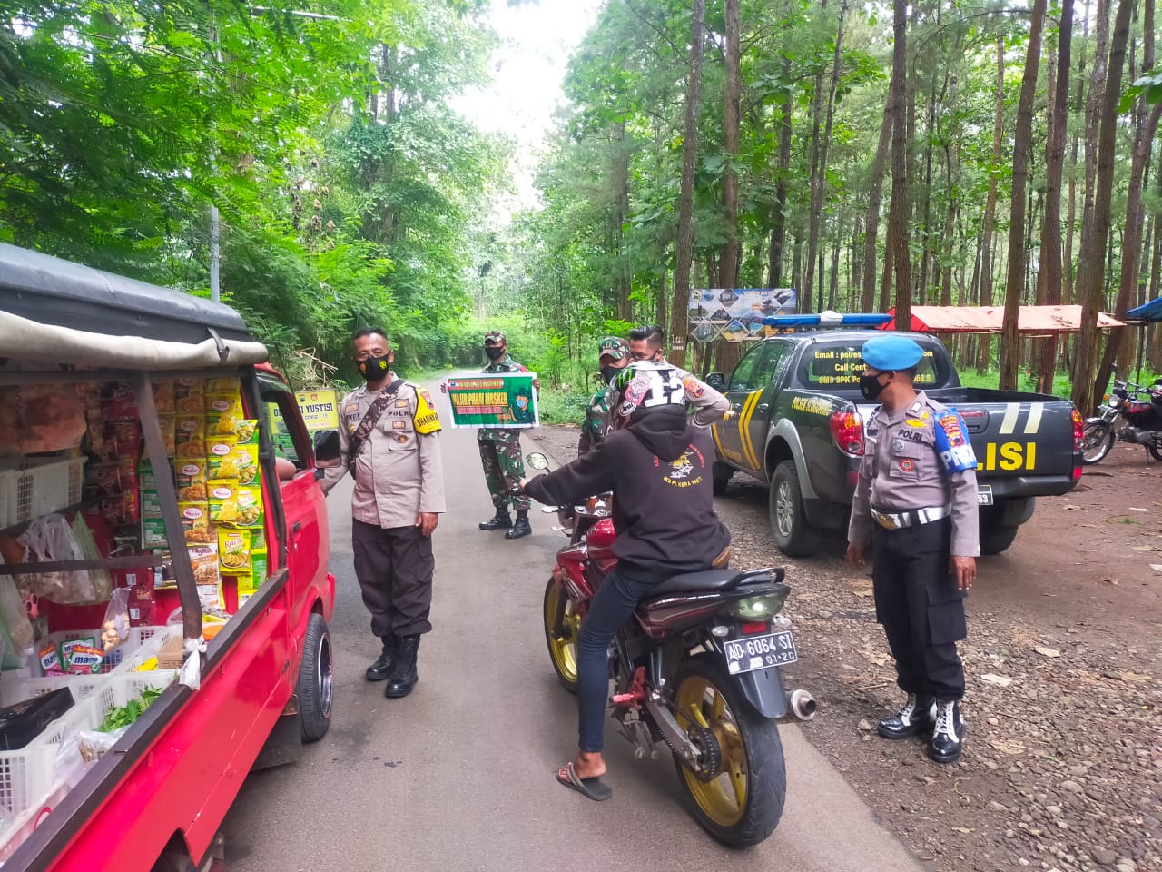 TNI-Polri Kecamatan Slogohimo Bersinergi Gelar Operasi Gaklin Protkes