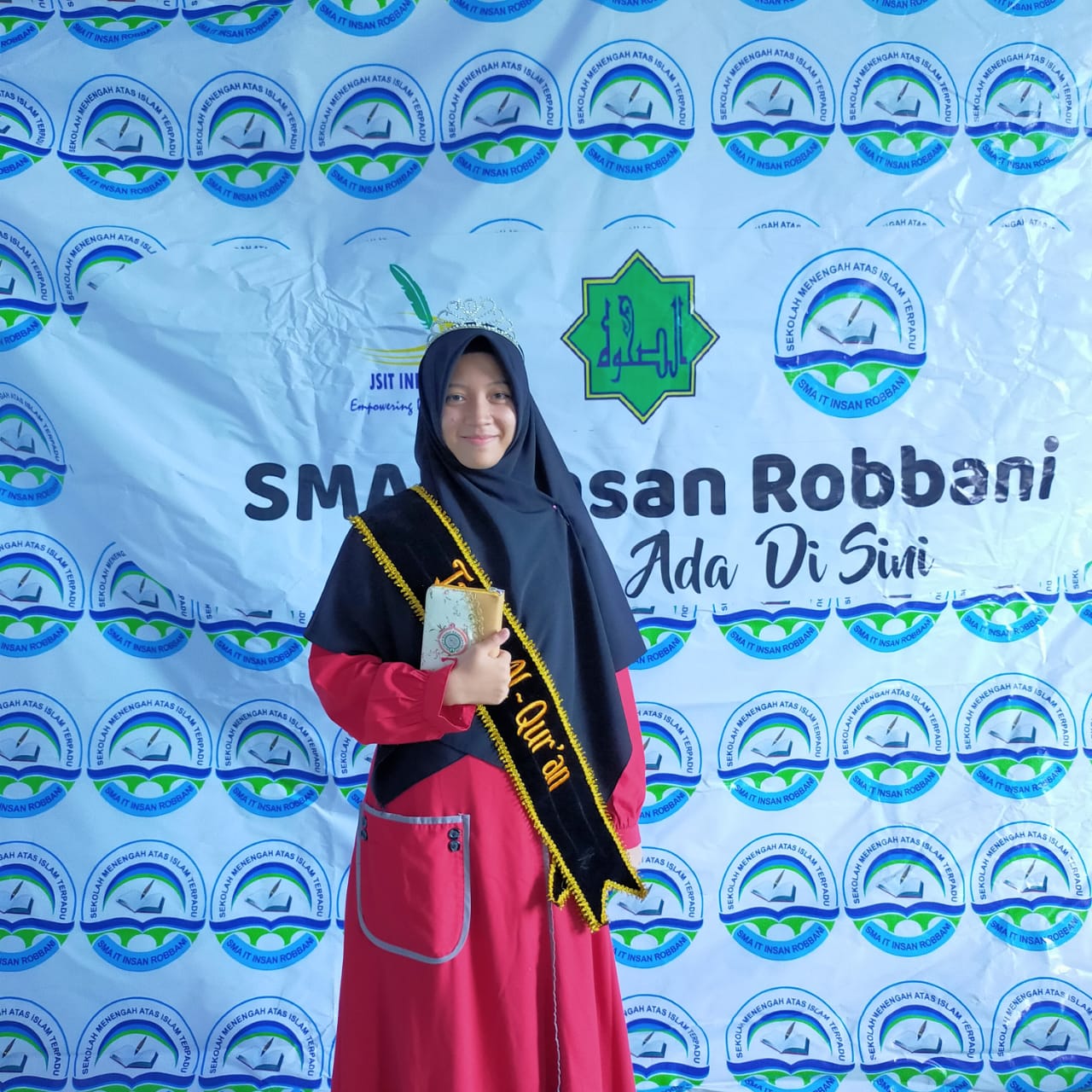 Raihana Nafisa, siswi SMAIT Insan Robbani akademik yes, Al-Qur'an yes.