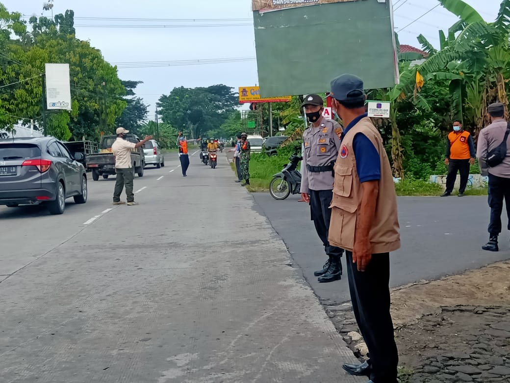 Operasi Penegakan Prokes Gabungan, digelar di desa Pojok, Tawangsari