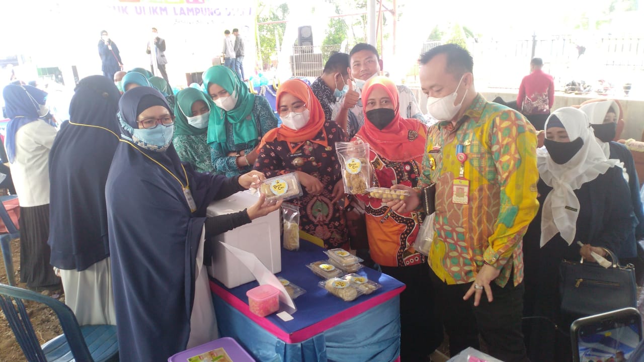Puluhan Pelaku UMKM di Lampura gelar bazar produk khas daerah