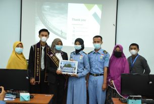 Puluhan Siswa SMKN 6 Bandar Lampung Kunjungan Industri ke Kampus Terbaik di Lampung
