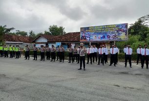 Polres Tulang Bawang Barat melaksanakan apel gabungan dalam rangka Operasi Keselamatan Krakatau 2021