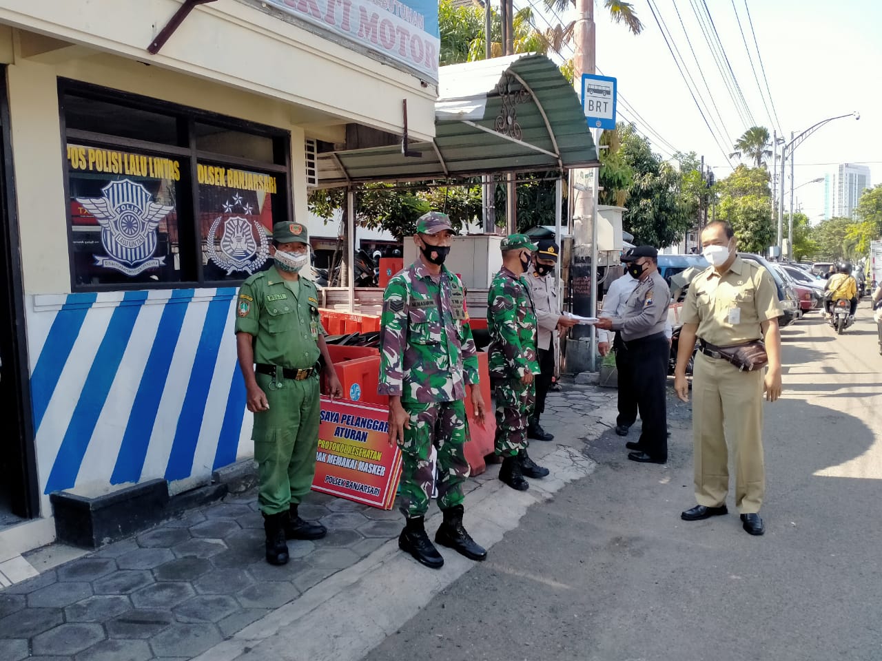 TNI-POLRI Surakarta Kembali Bersinergi Gelar Opersai Yustisi Masker