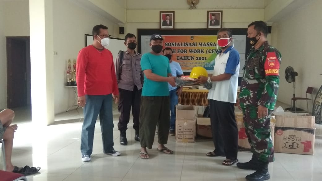 Babinsa Kemlayan Hadiri Sosialisasi dan Pelatihan Tenaga Kerja Cash Form Work Tahun 2021