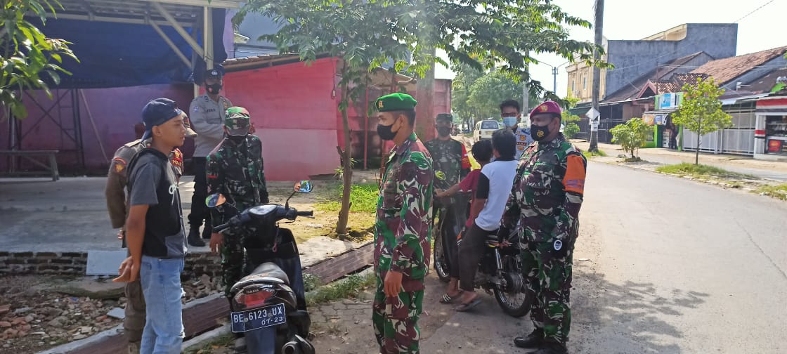 Satuan TNI Polri dan Pemerintah Kota Bandar Lampung melakukan penyisiran