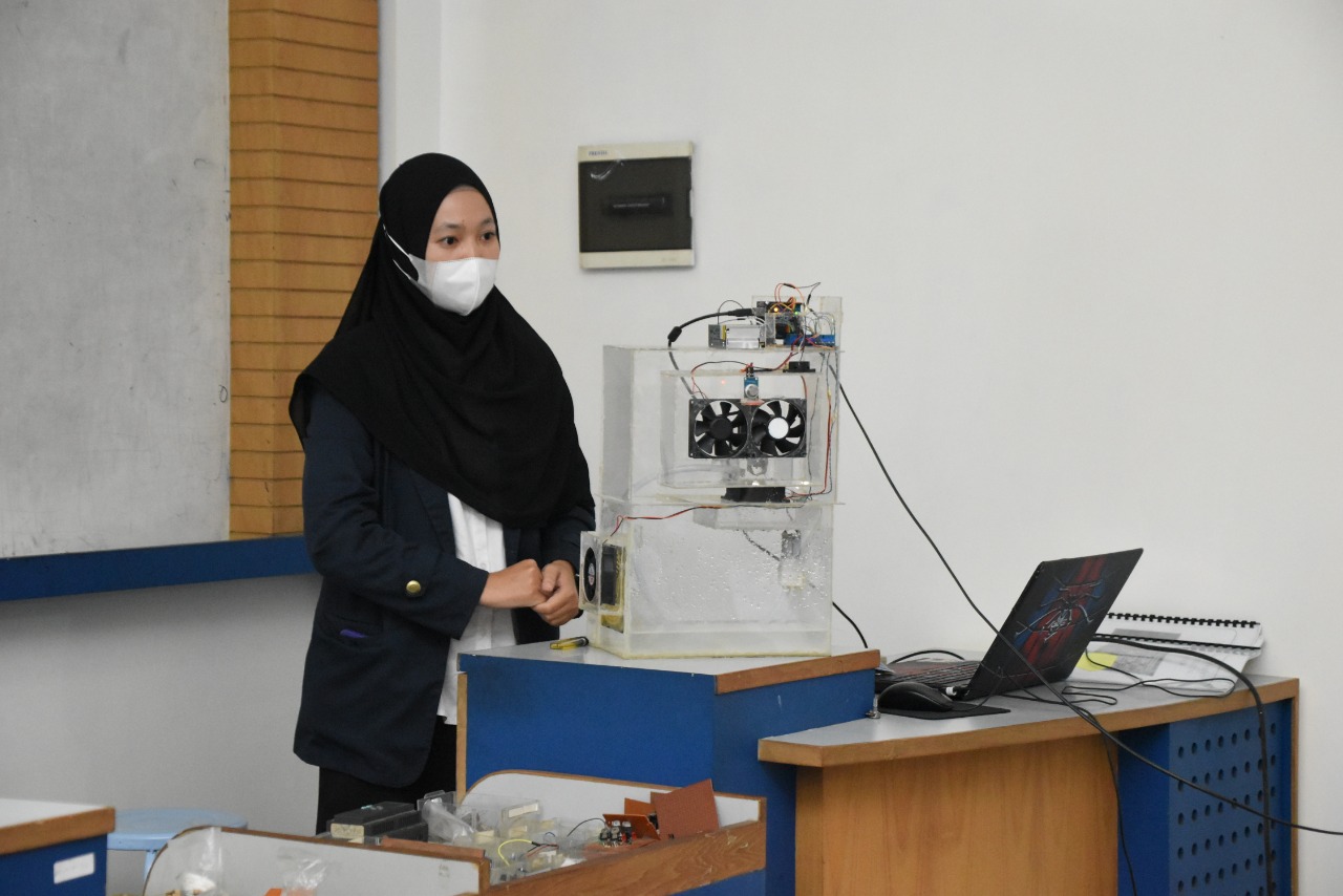 Mahasiswi Kampus Terbaik di Lampung Ciptakan Sistem Filterisasi Asap Rokok Otomatis